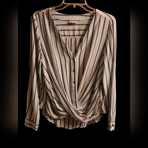 Tops - Pullover blouse Size Med